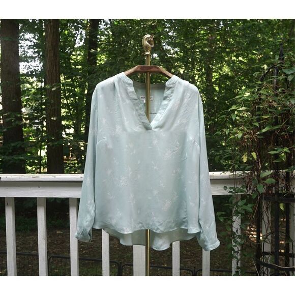 Ava & Viv Mint Green White Botanical V-Neck Blouse - Picture 1 of 7